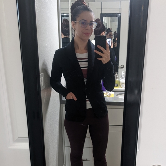 Meet your Posher, Sabrina - Picture 2 of 3